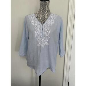 Saks fifth avenue light blue linen embroidered floral coastal 3/4 sleeve top M/L